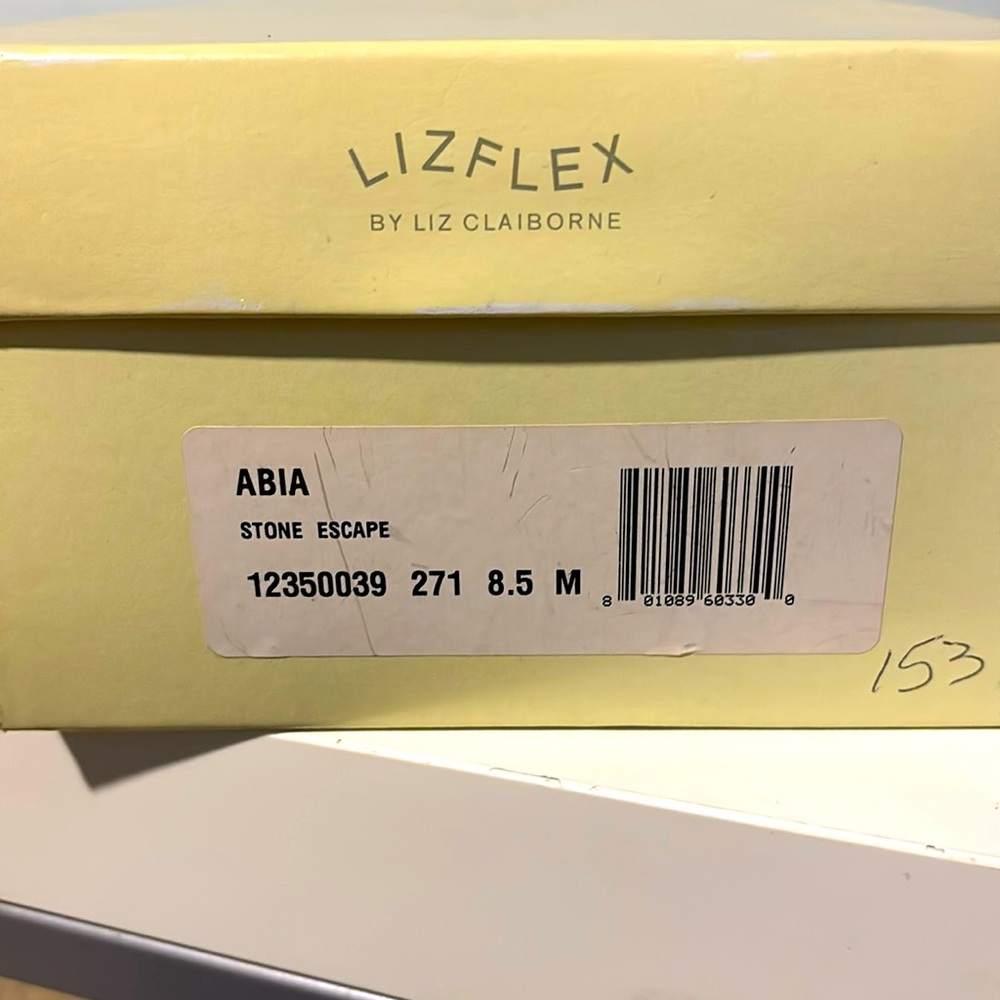Lizflex by Liz Claiborne size 8.5 M